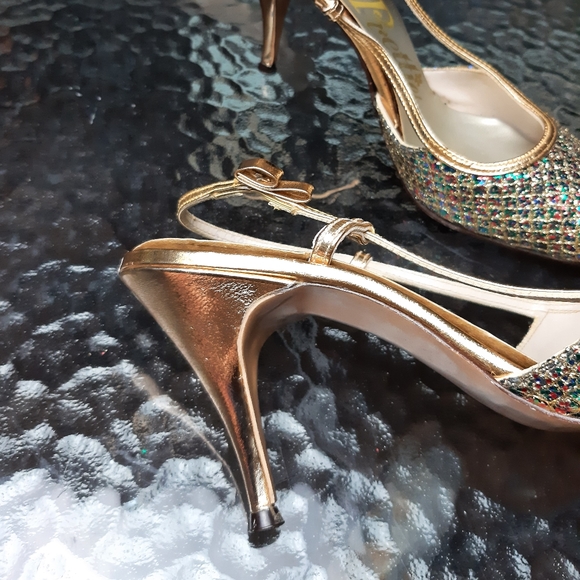 3 ร$30 Party heels - golden sparkling sandals - Picture 7 of 9